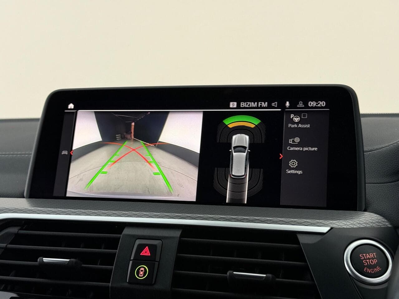 BMW X3 thumbnail Infotainment System