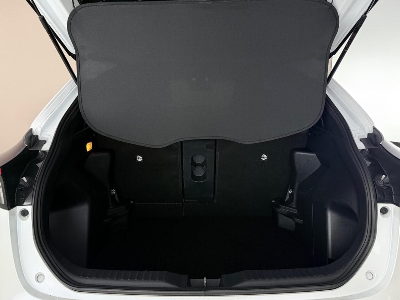 Toyota Yaris Cross thumbnail Boot
