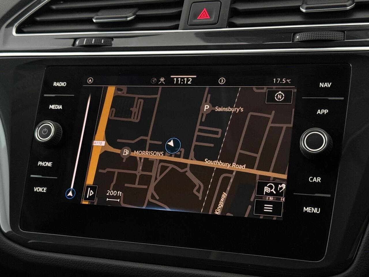 Volkswagen Tiguan thumbnail Infotainment System