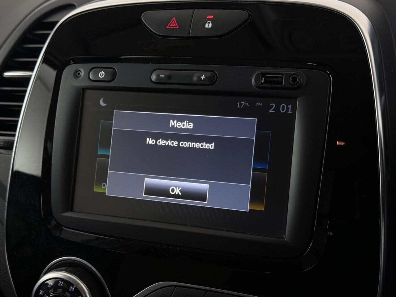Renault Captur thumbnail Infotainment System