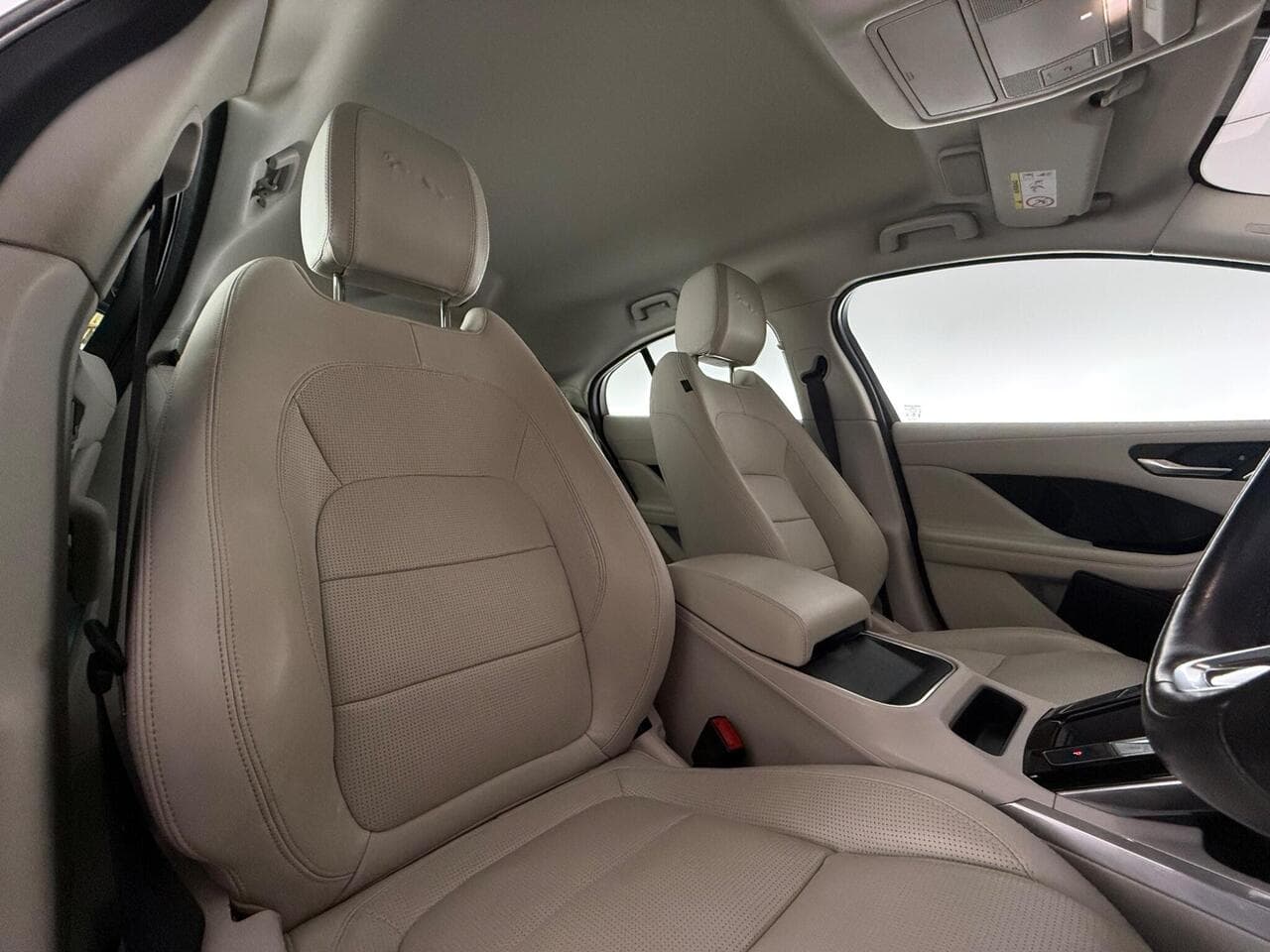 Jaguar I-PACE thumbnail Seat Driver