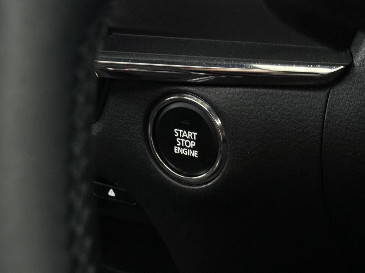 Mazda CX-30 thumbnail Misc Controls