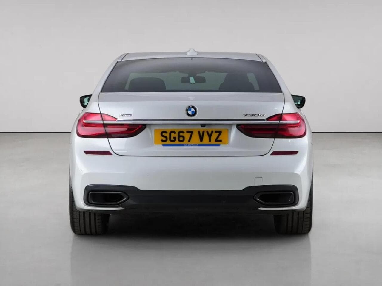 BMW 7 Series thumbnail Rear
