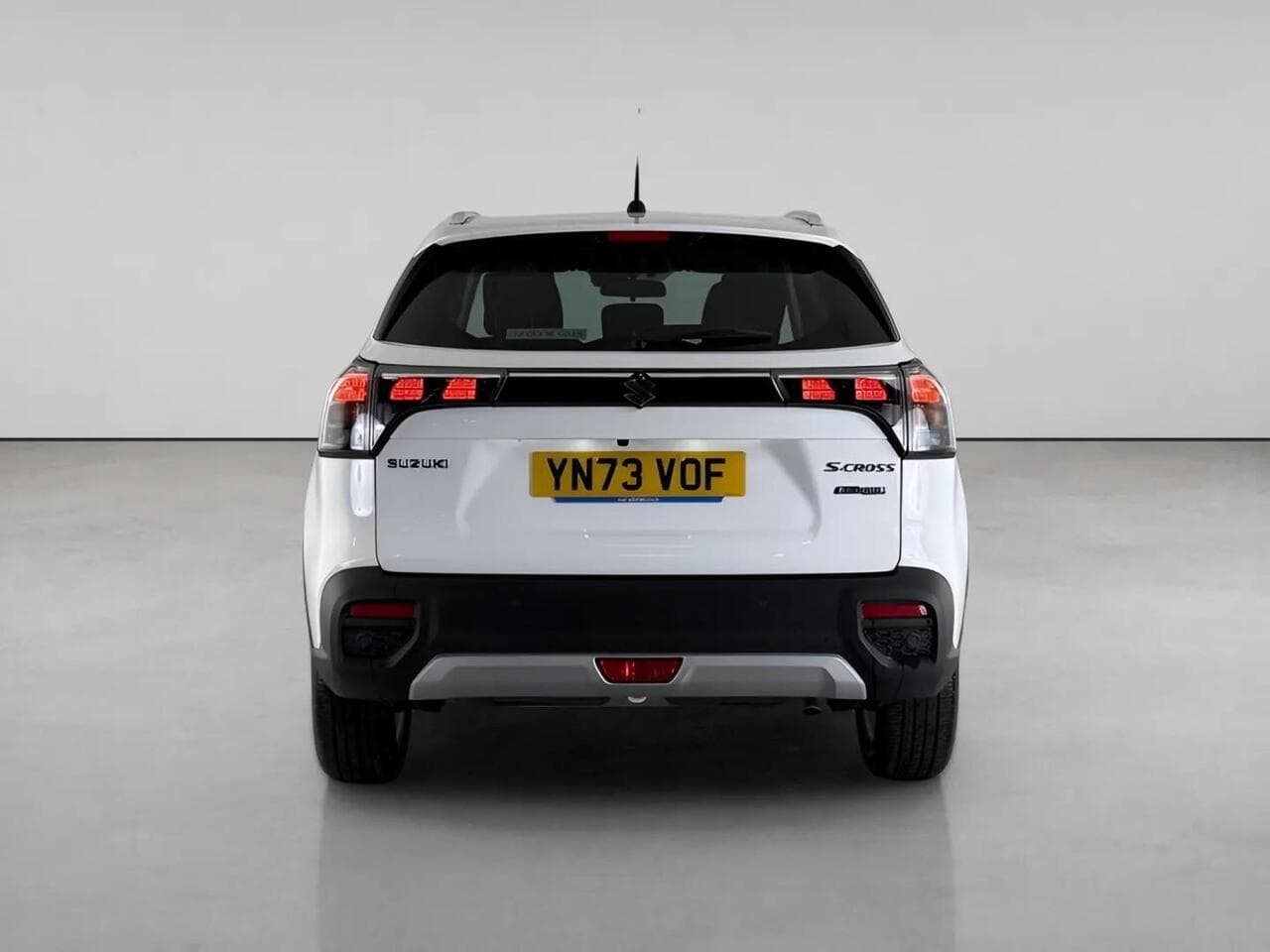 Suzuki S-Cross thumbnail Rear