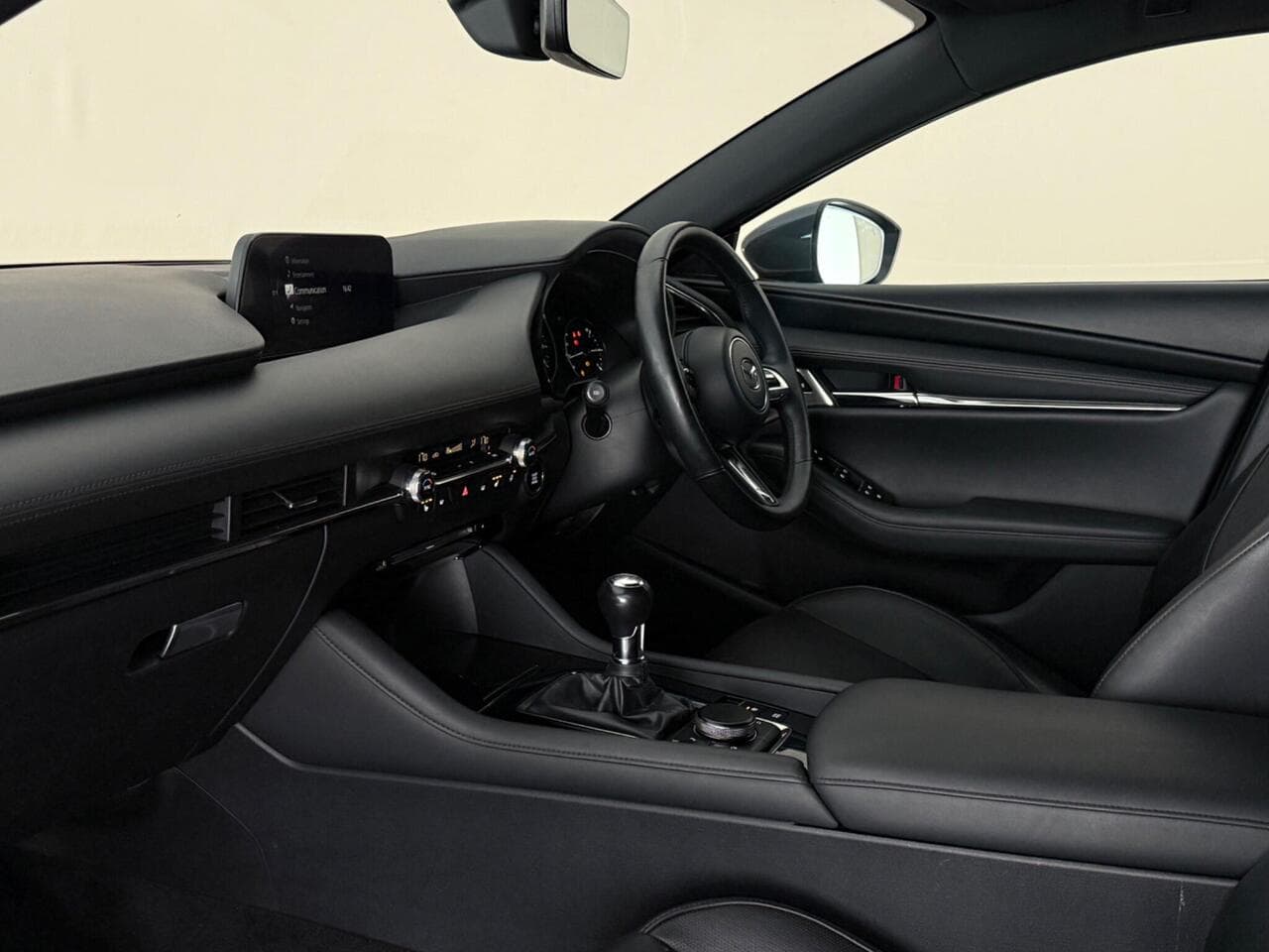 Mazda Mazda3 thumbnail Interior Front