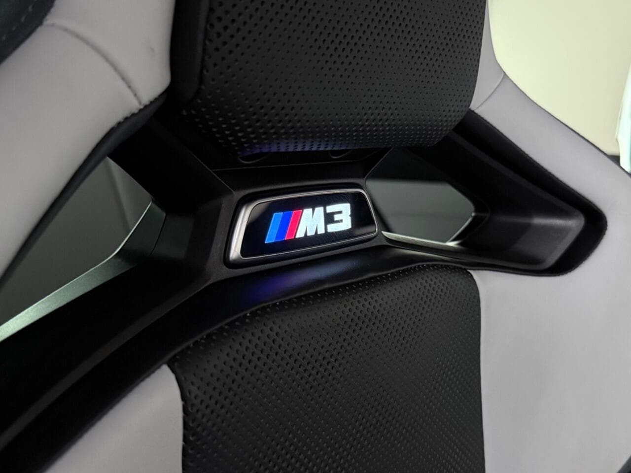 BMW M3 thumbnail Inconclusive