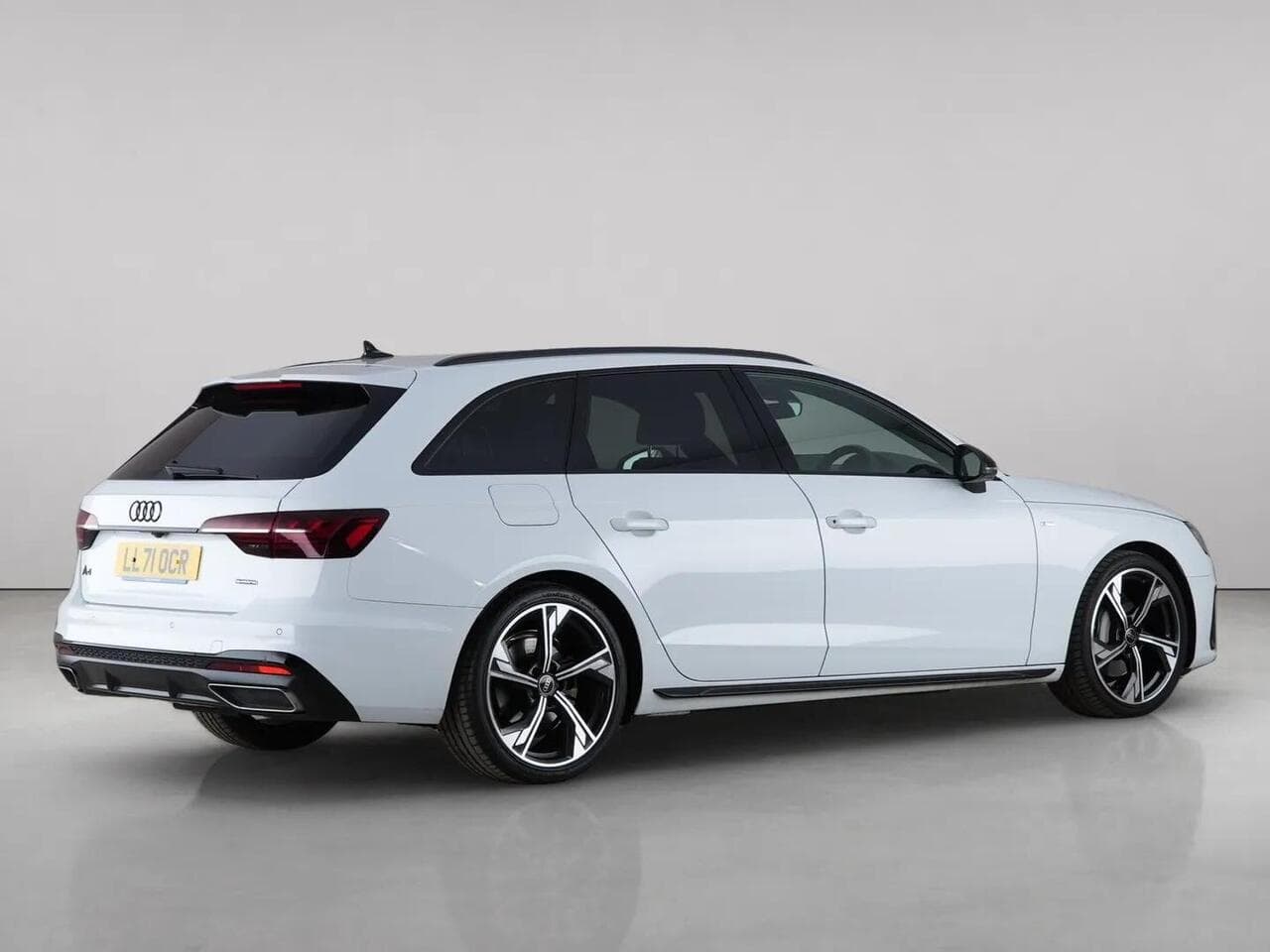 Audi A4 Avant thumbnail Rear Right