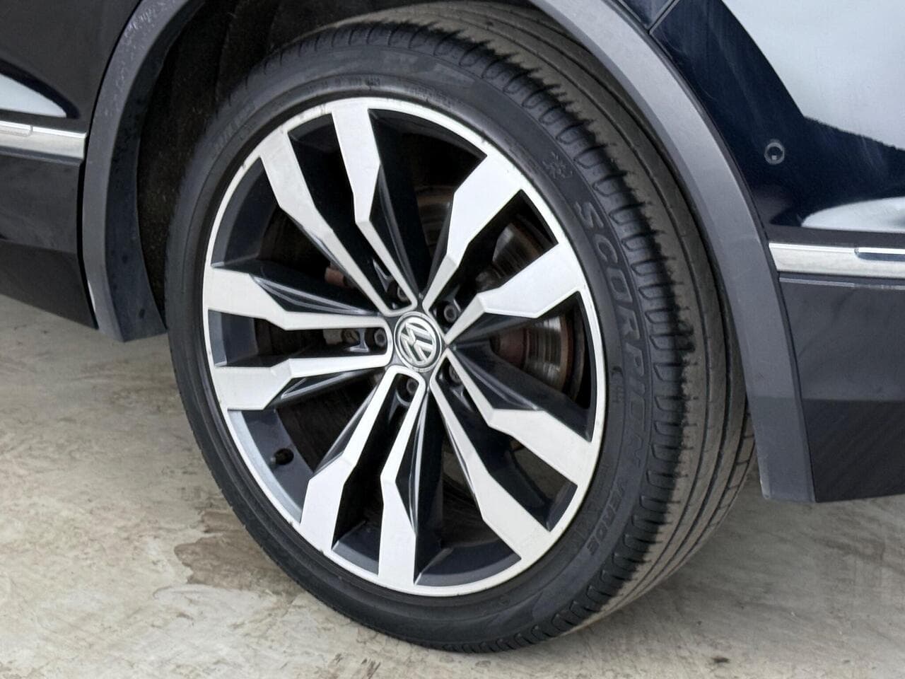 Volkswagen Tiguan thumbnail Wheel