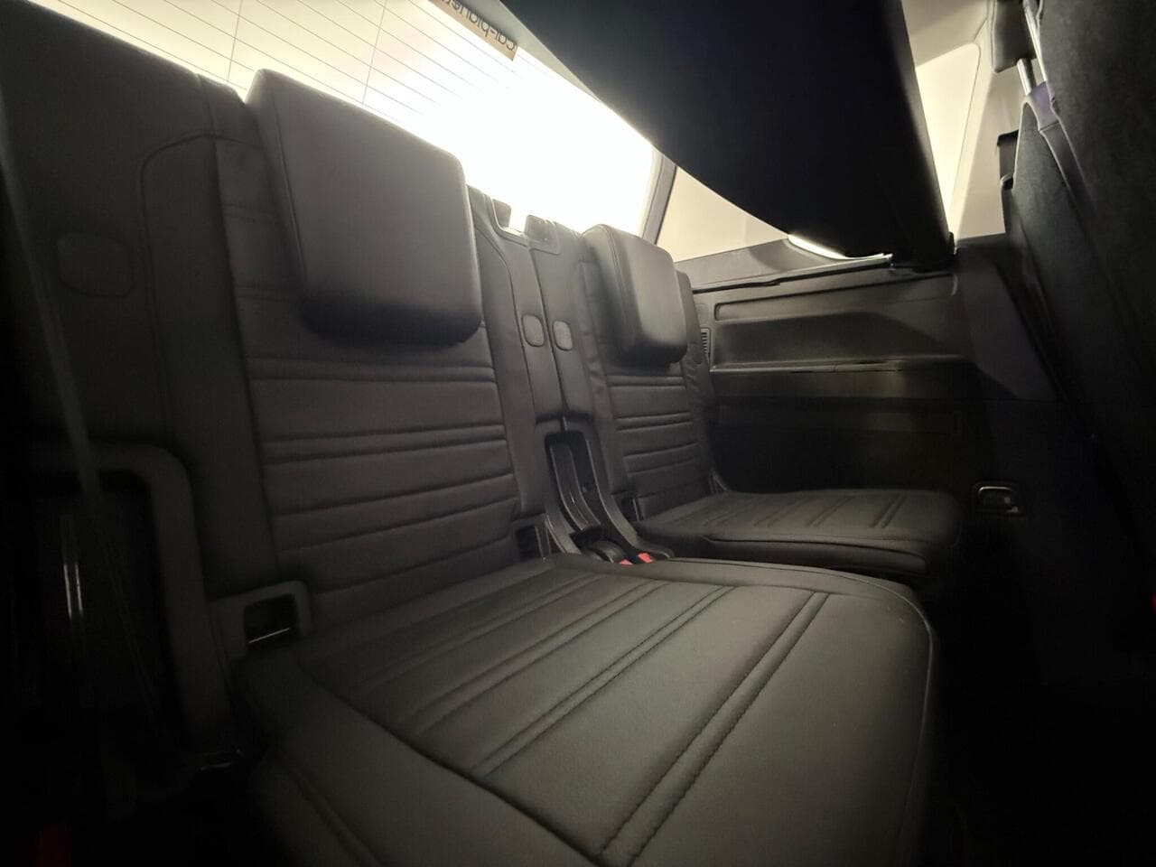 Volkswagen Touran thumbnail Seat Front Passenger