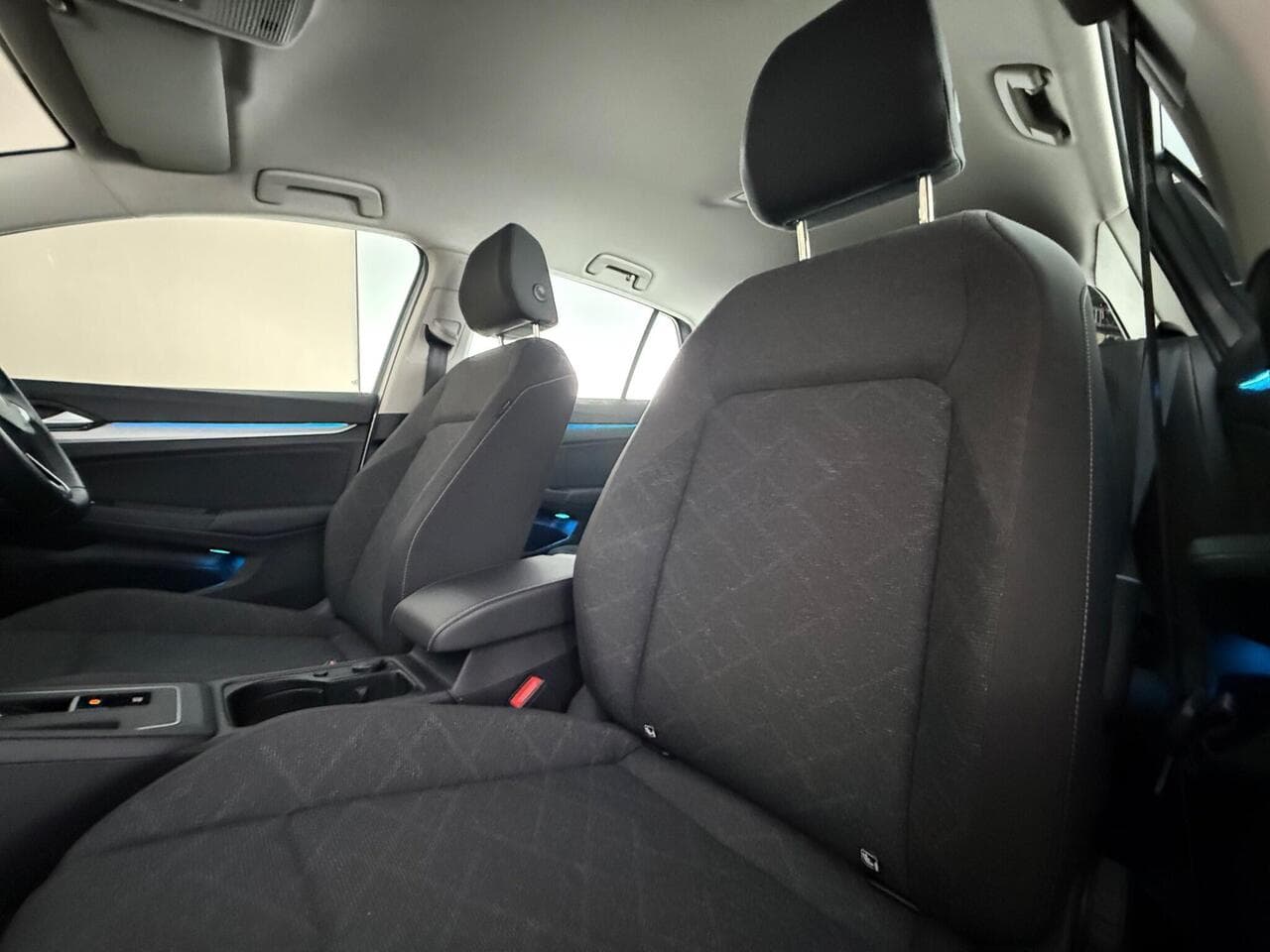 Volkswagen Golf thumbnail Seat Front Passenger