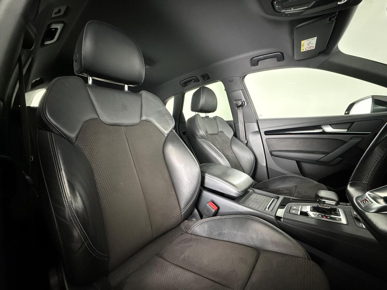 Audi Q5 thumbnail Seat Driver