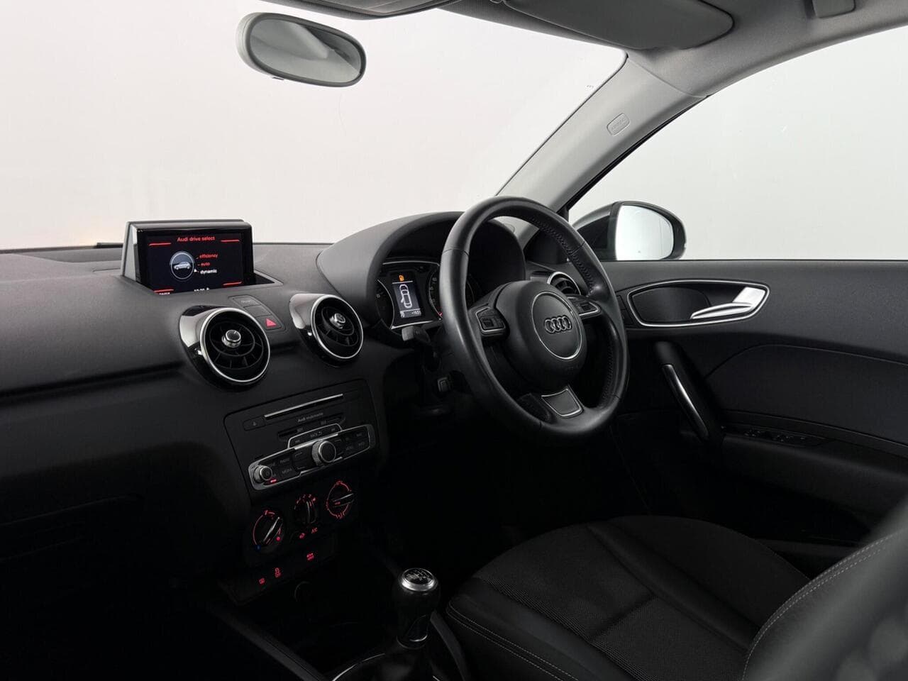 Audi A1 thumbnail Interior Front