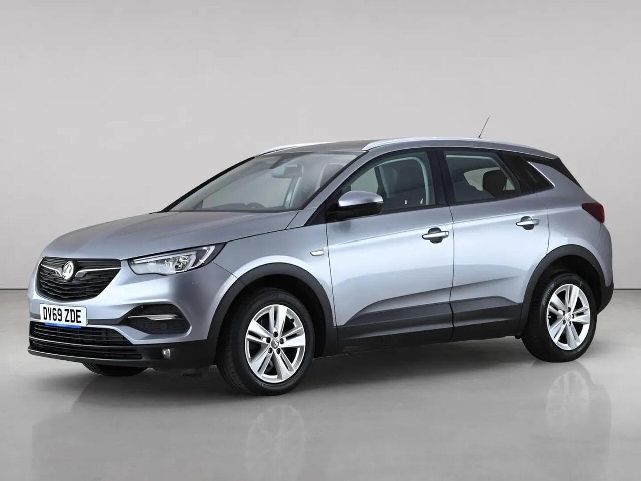 Vauxhall Grandland X thumbnail Front Left