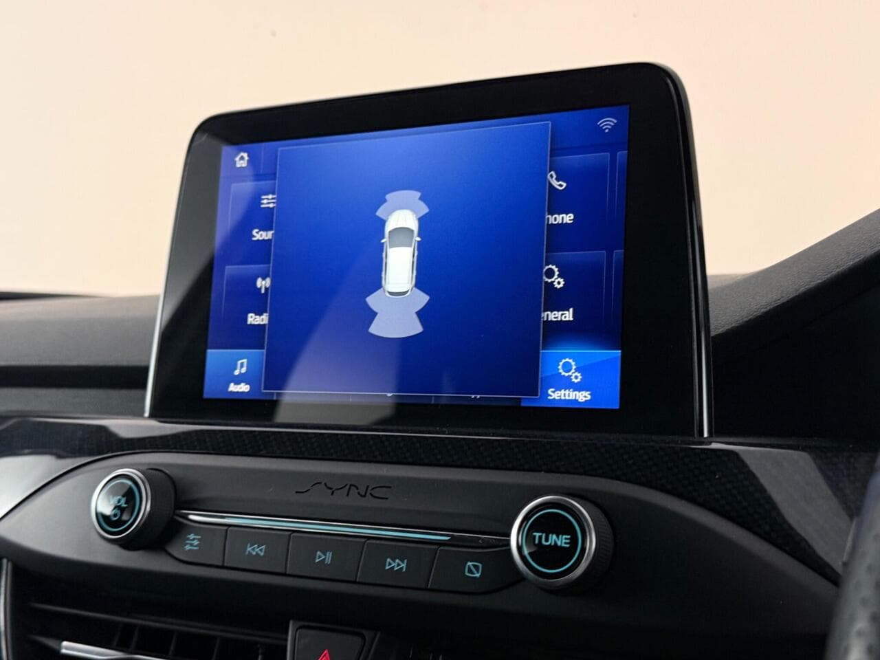 Ford Focus thumbnail Infotainment System