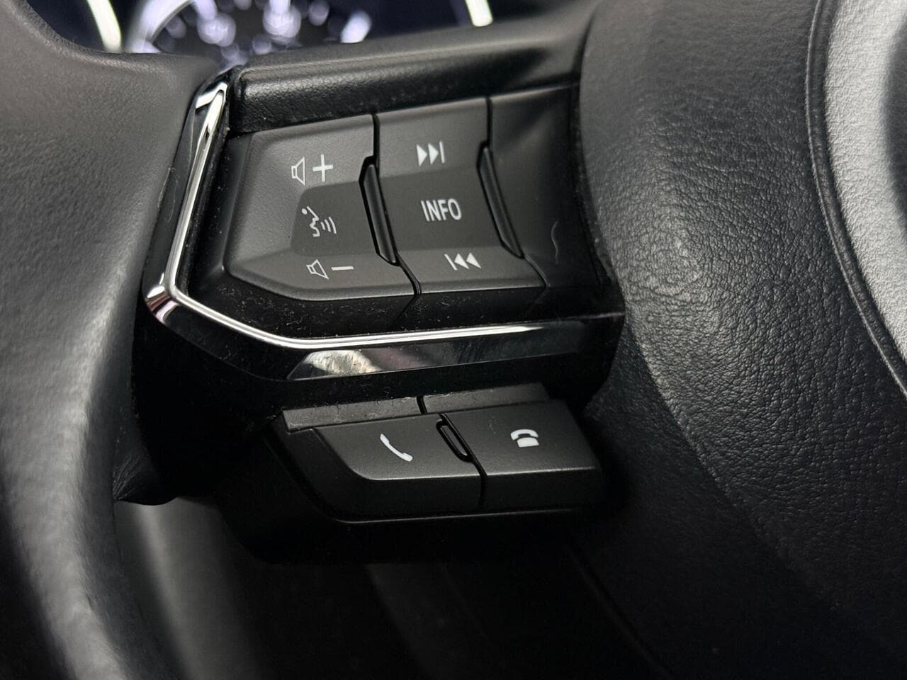 Mazda CX-5 thumbnail Misc Controls