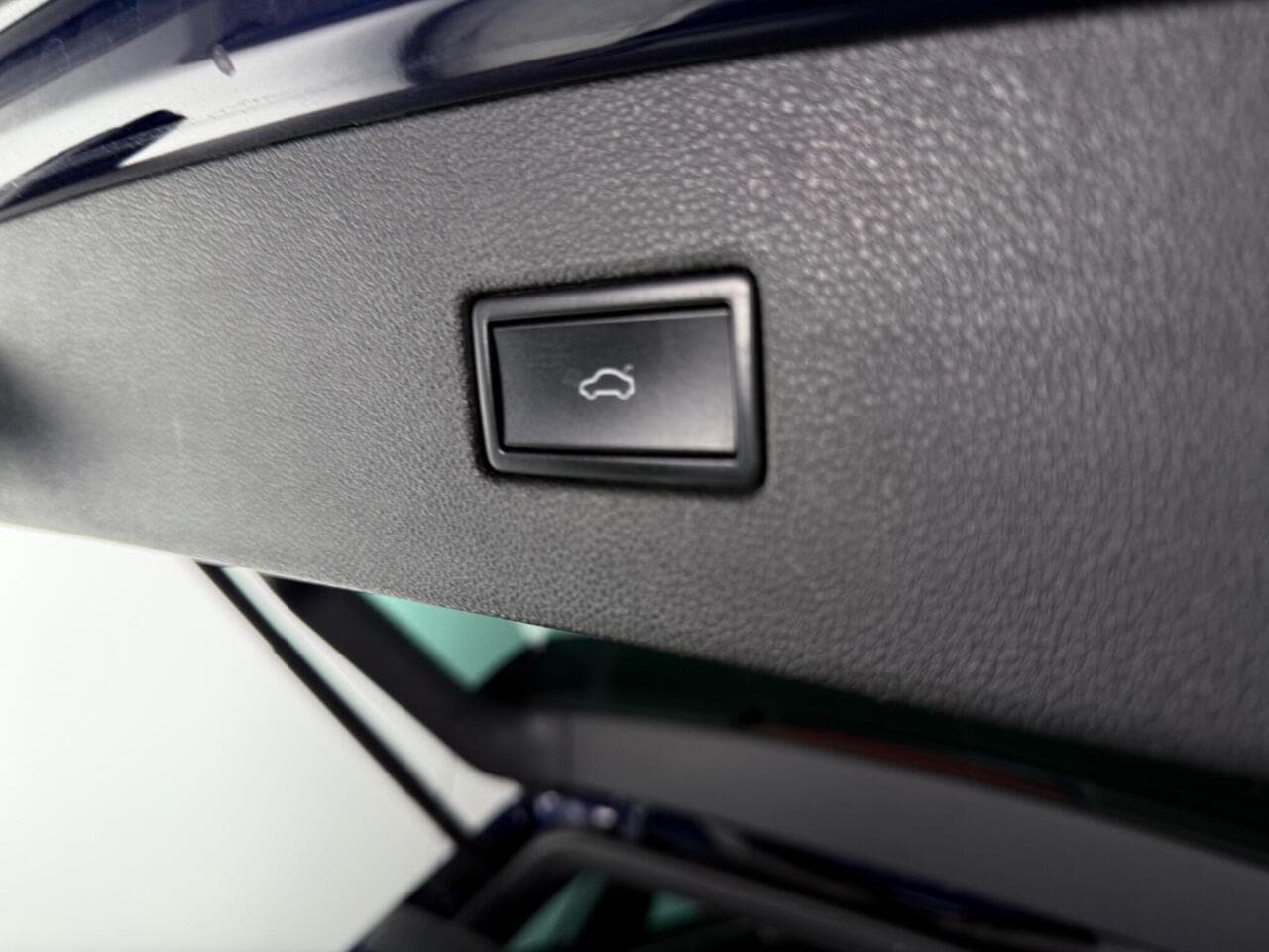 Volkswagen Tiguan thumbnail Misc Controls