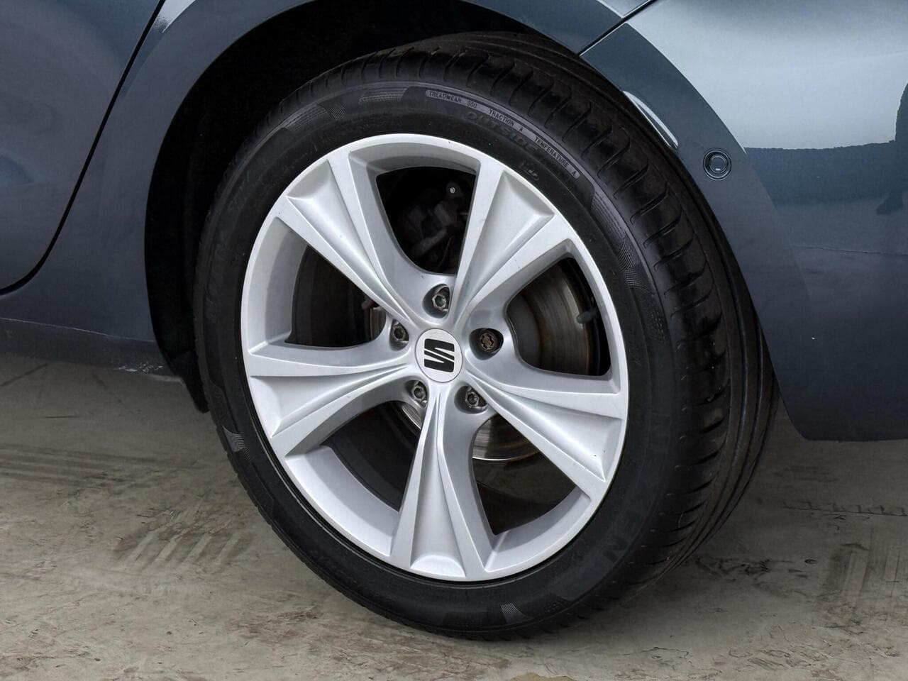 SEAT Leon thumbnail Wheel
