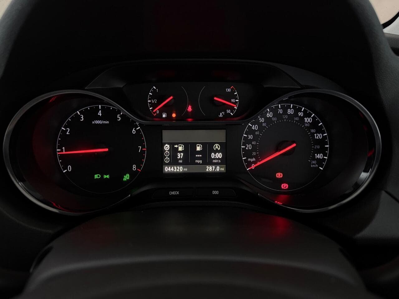 Vauxhall Grandland X thumbnail Driver Instruments