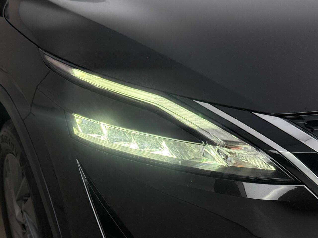 Nissan Qashqai thumbnail Badge Exterior