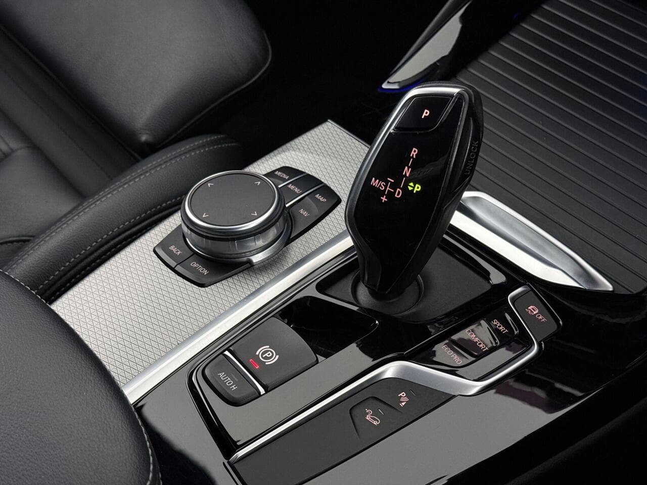 BMW X3 thumbnail Interior Front