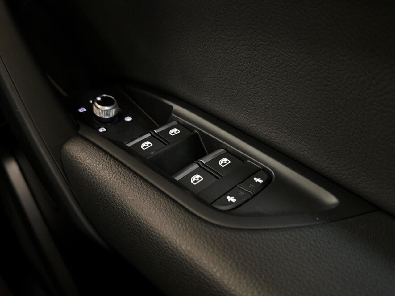 Audi Q5 thumbnail Misc Controls