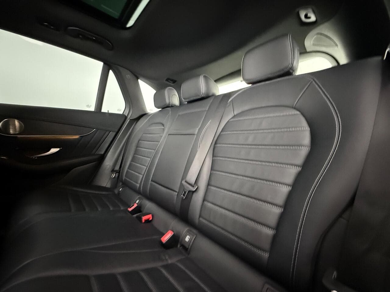 Mercedes-Benz GLC thumbnail Seats Rear