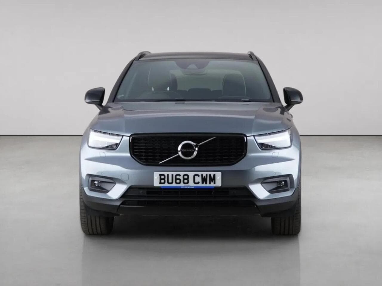 Volvo XC40 thumbnail Front
