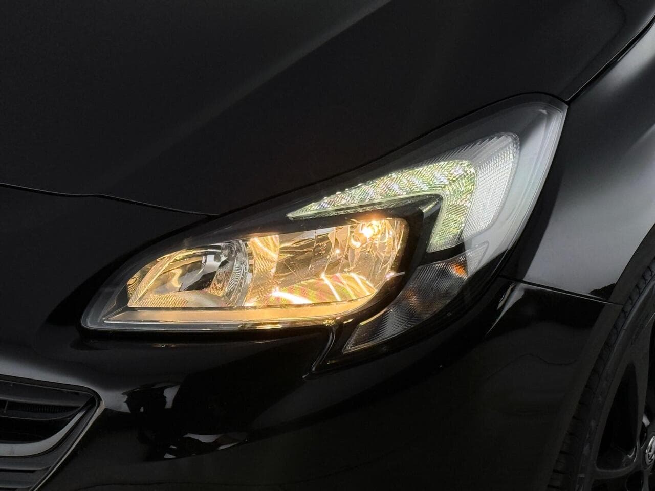 Vauxhall Corsa thumbnail Lights Front