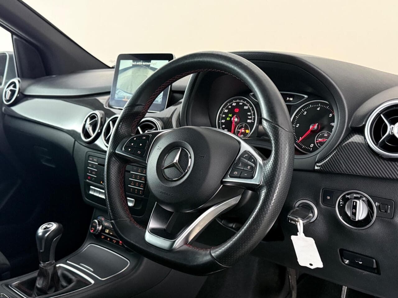 Mercedes-Benz B Class thumbnail Interior Front