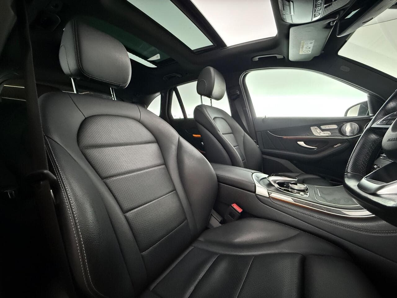 Mercedes-Benz GLC thumbnail Seat Driver