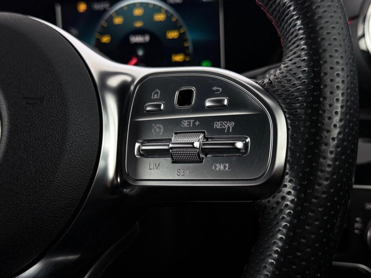 Mercedes-Benz A Class thumbnail Misc Controls