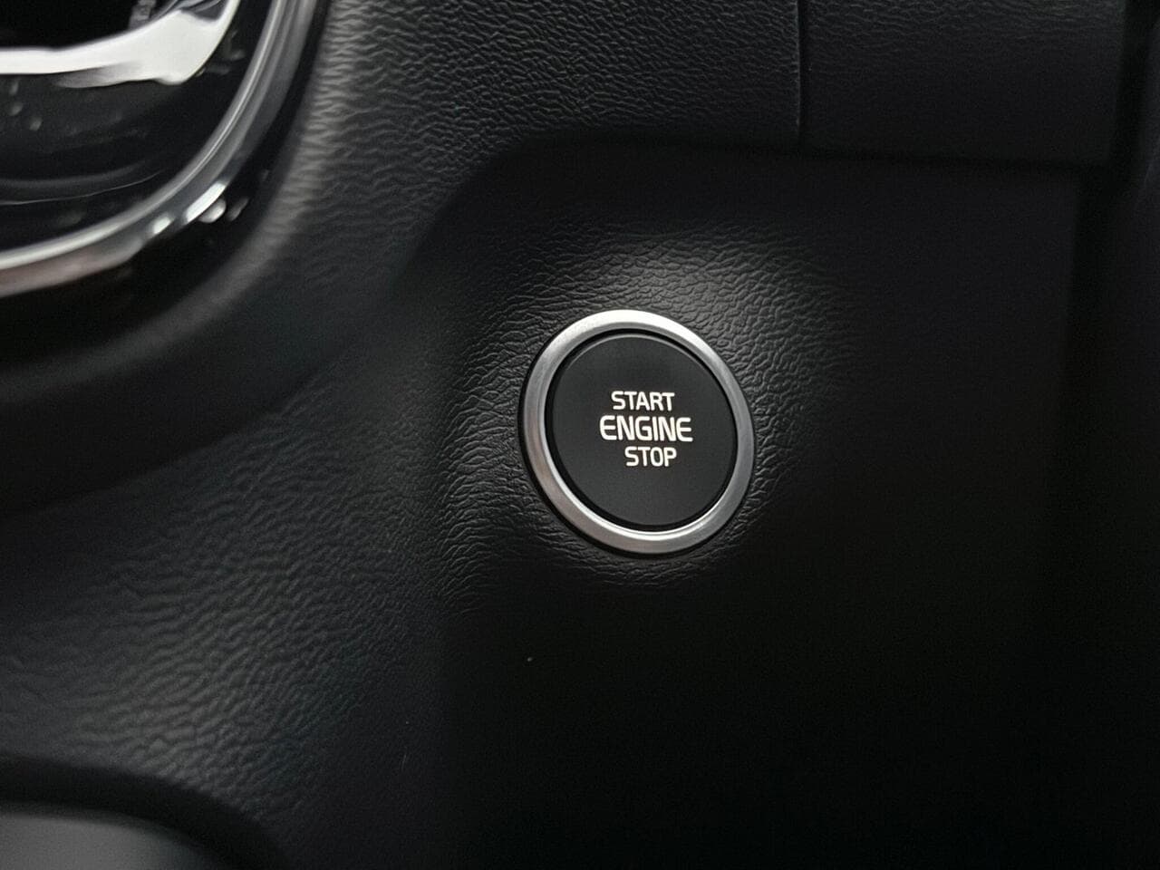 Volvo XC40 thumbnail Misc Controls