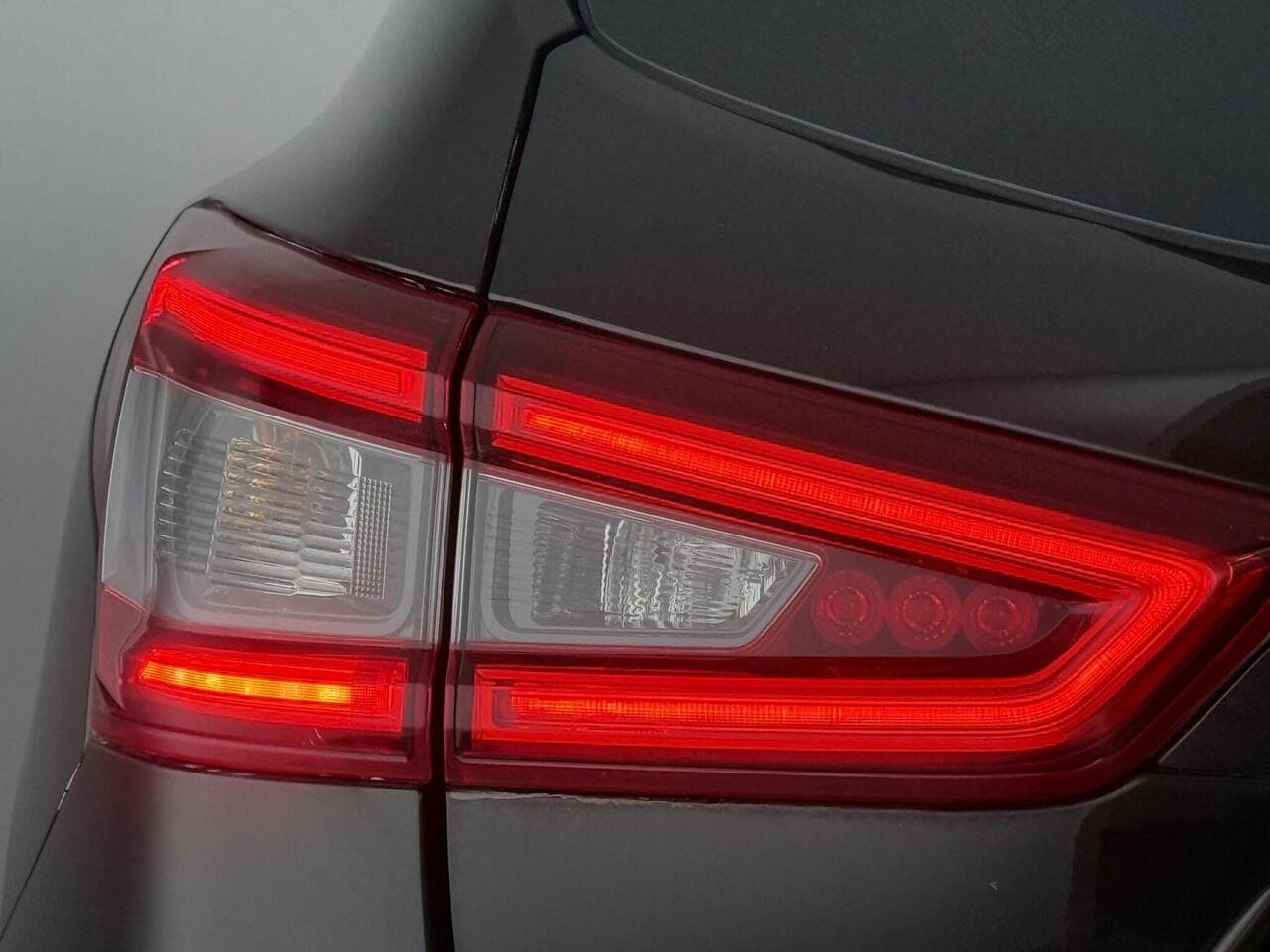Nissan Qashqai thumbnail Lights Rear