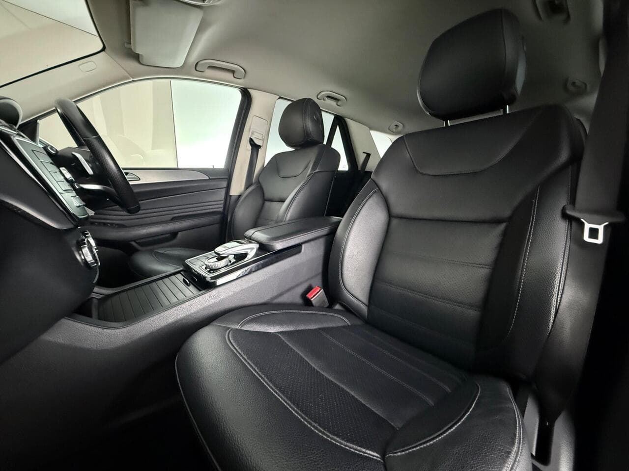Mercedes-Benz GLE thumbnail Seat Front Passenger