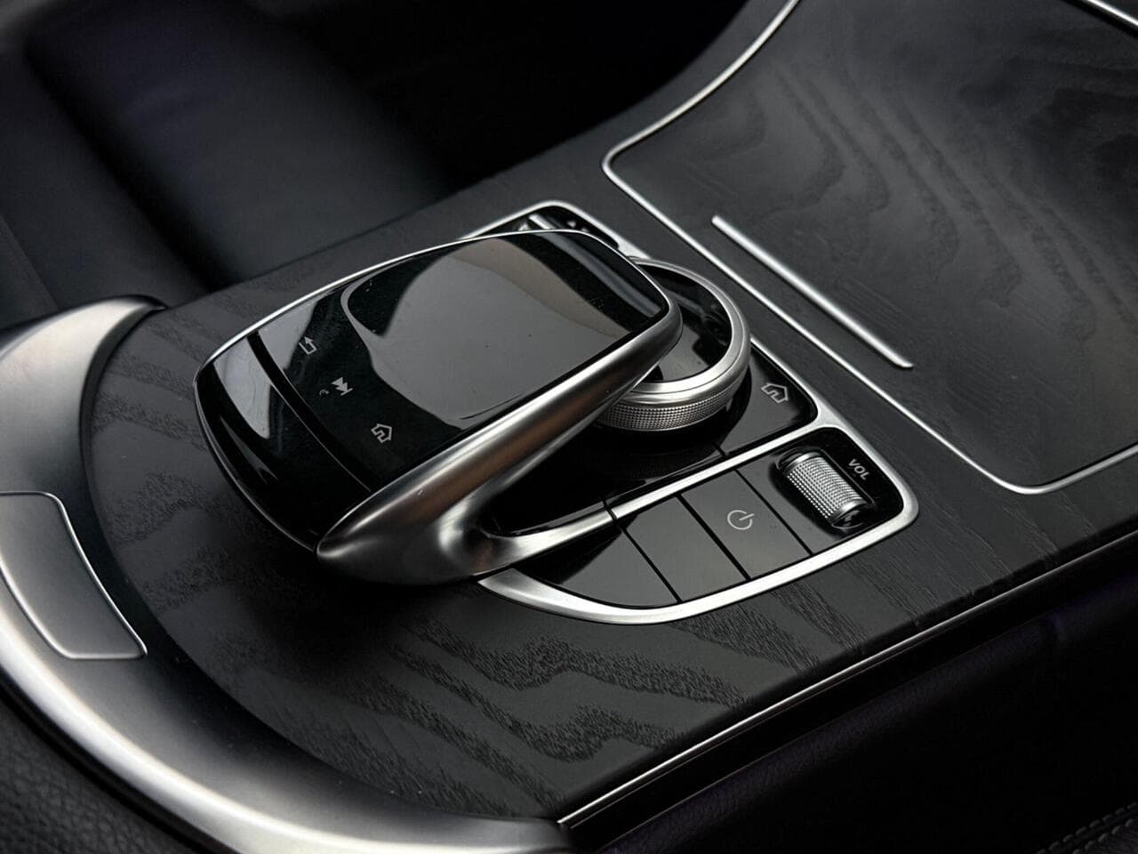 Mercedes-Benz C Class thumbnail Inconclusive