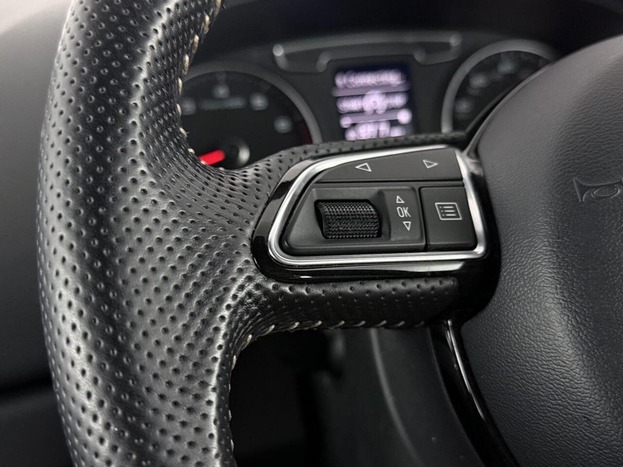 Audi Q3 thumbnail Misc Controls