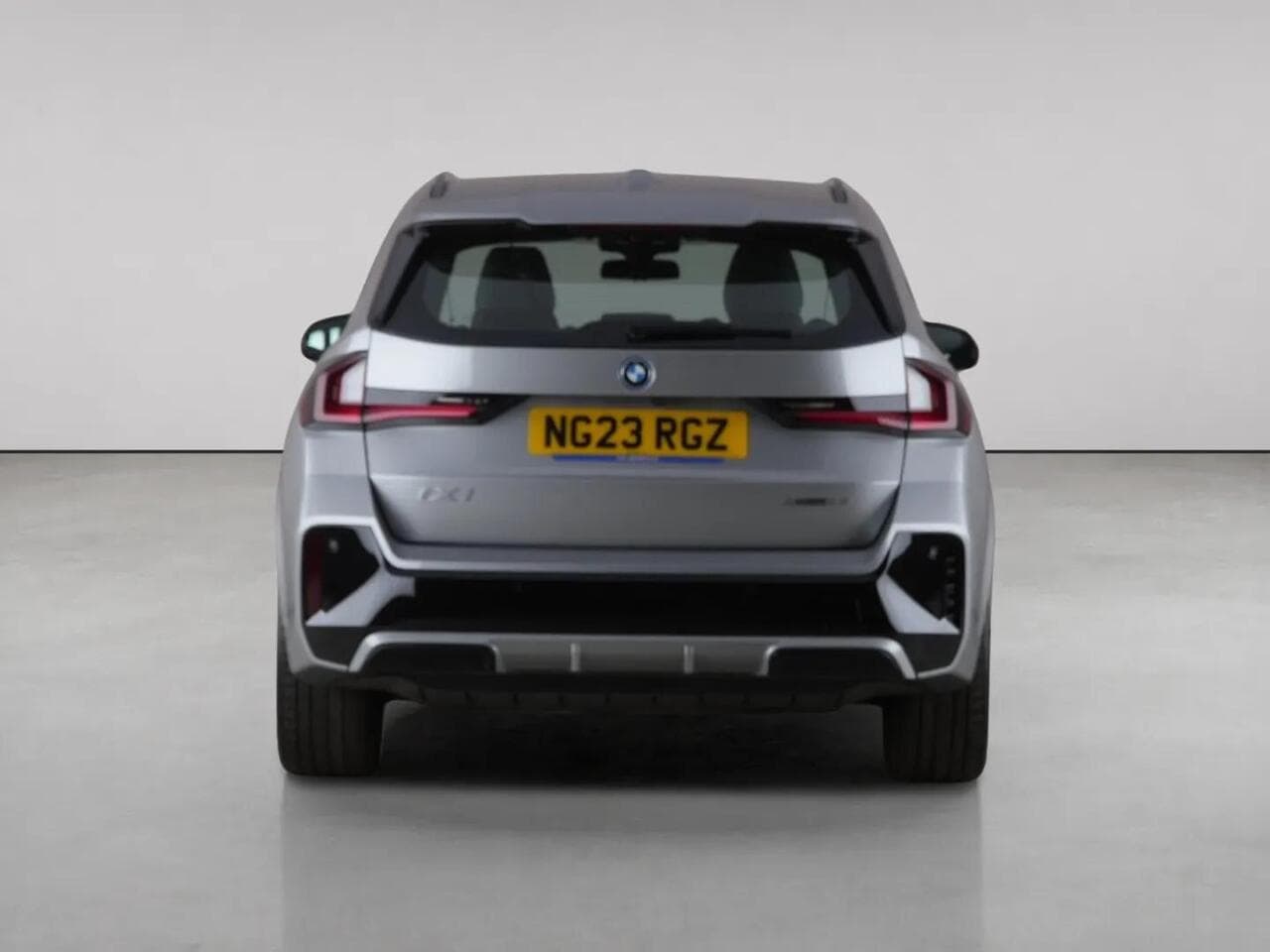 BMW iX1 thumbnail Rear