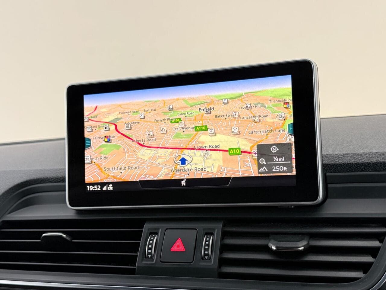 Audi Q5 thumbnail Infotainment System