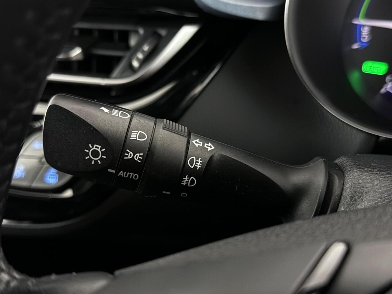 Toyota C-HR thumbnail Misc Controls
