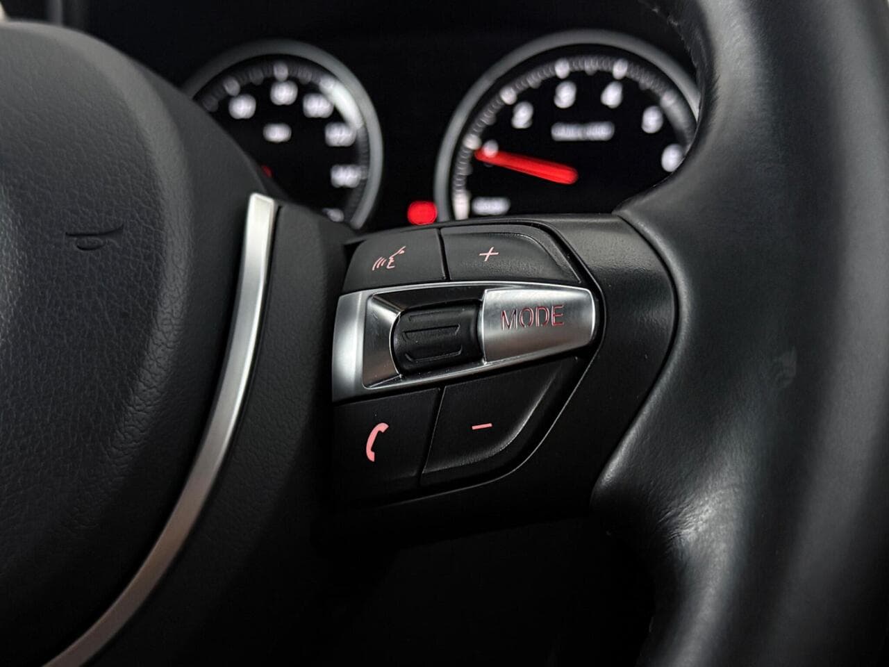 BMW 2 Series Gran Tourer thumbnail Misc Controls