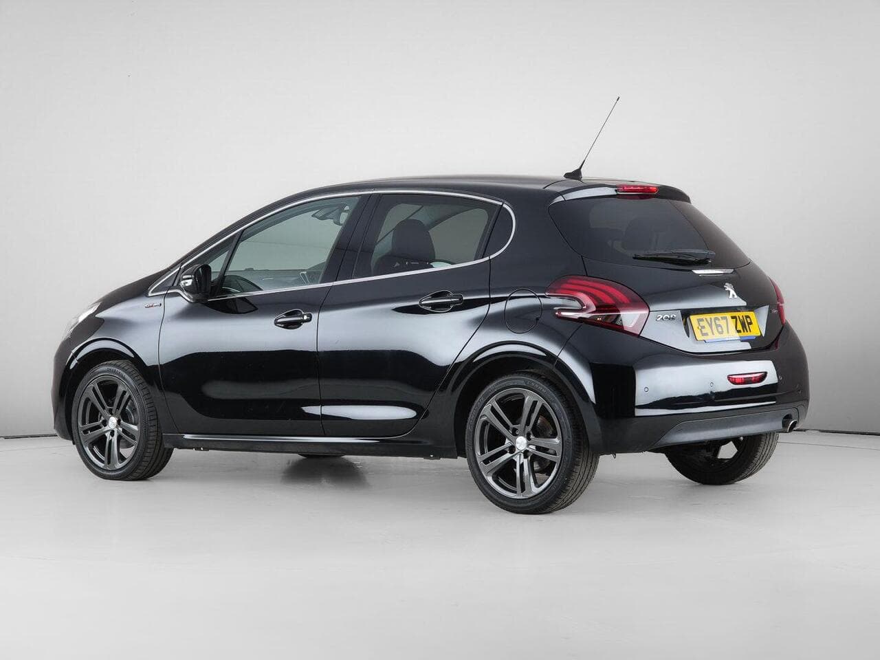 Peugeot 208 thumbnail Side Left