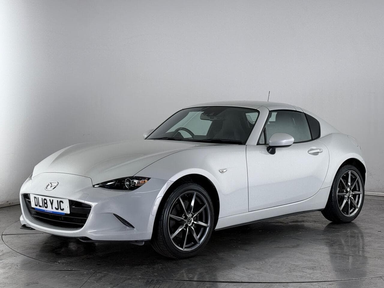 Mazda MX-5 RF thumbnail Front Left