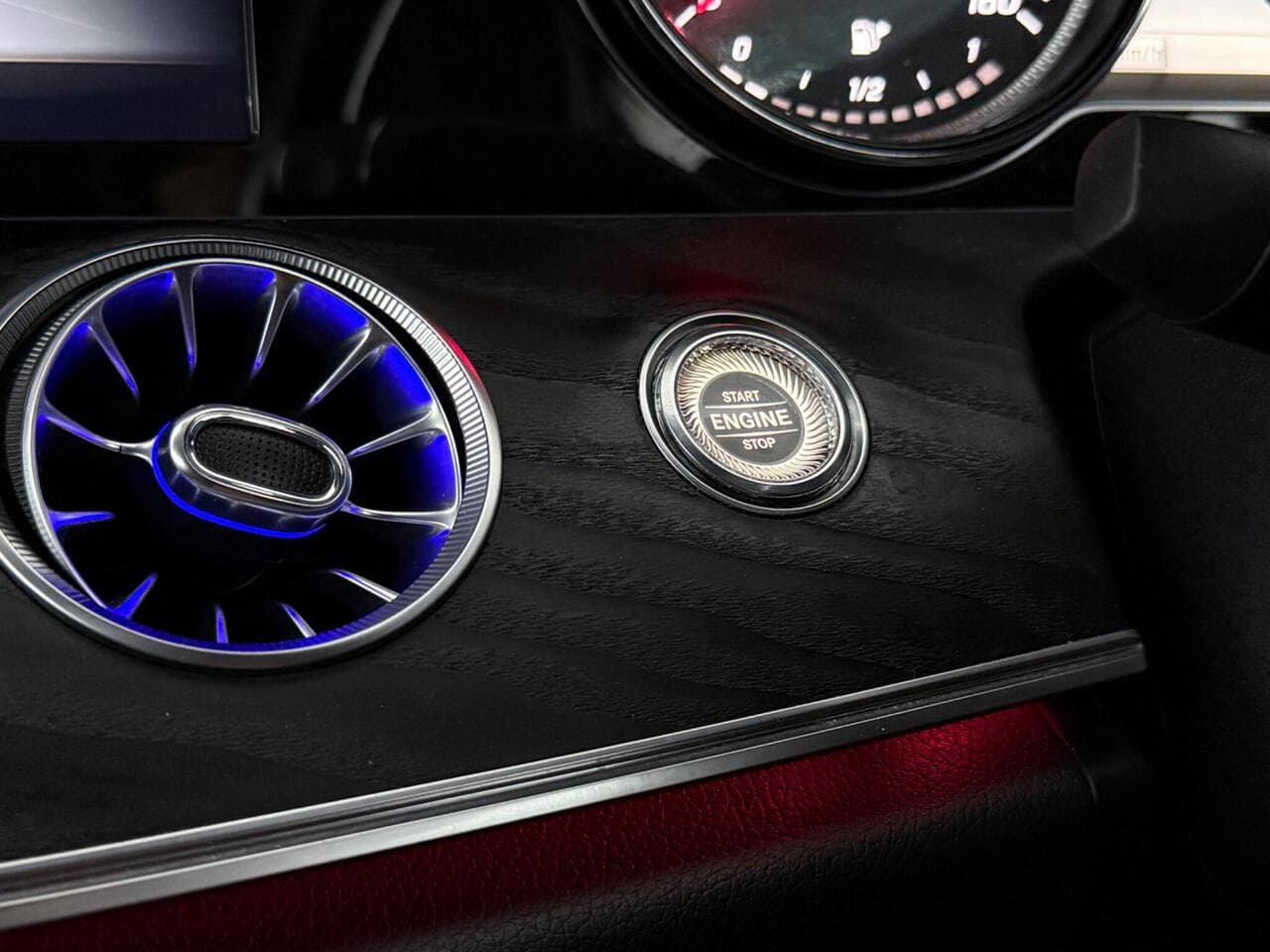 Mercedes-Benz E Class thumbnail Driver Instruments