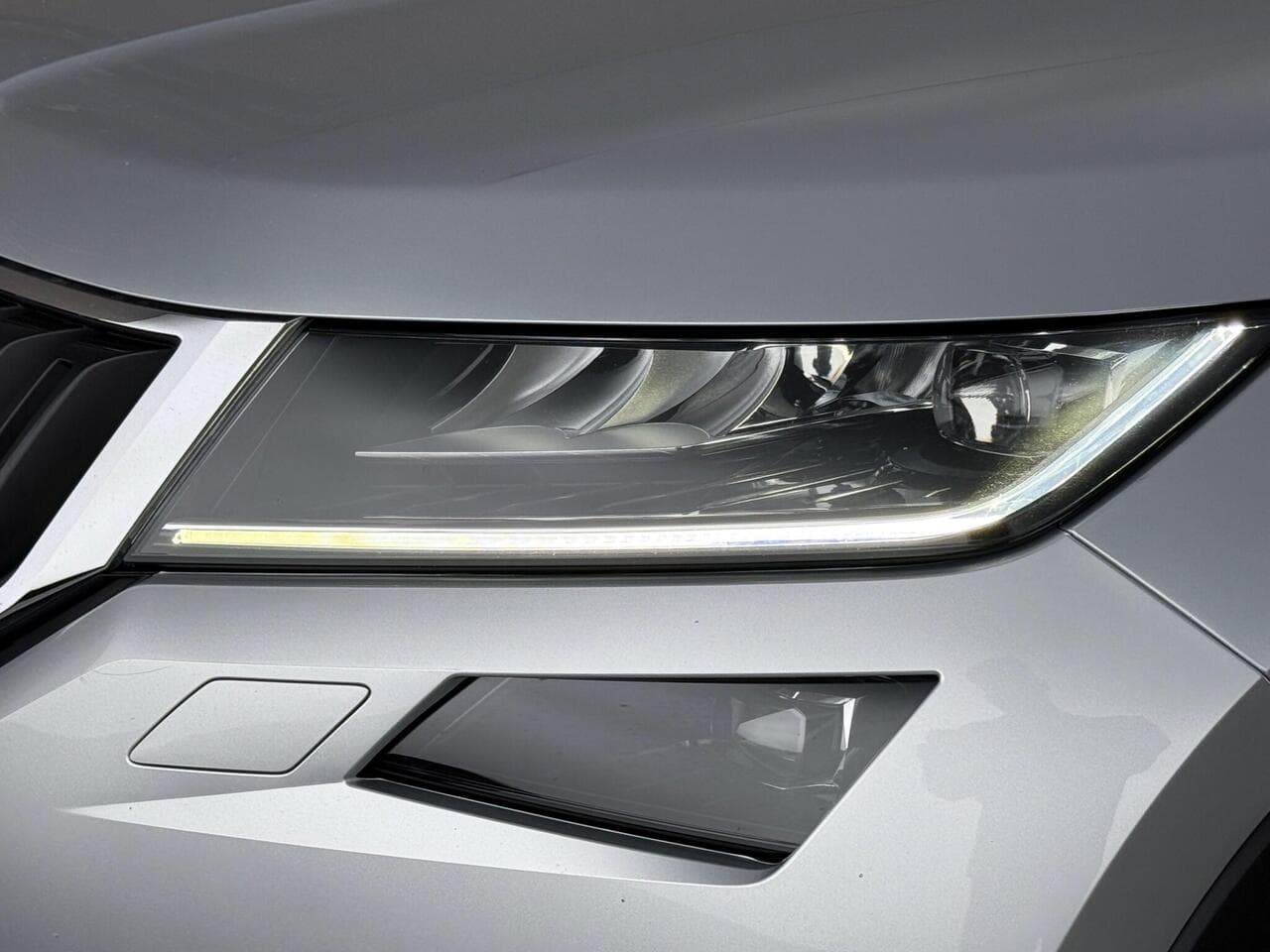 Skoda Kodiaq thumbnail Lights Front