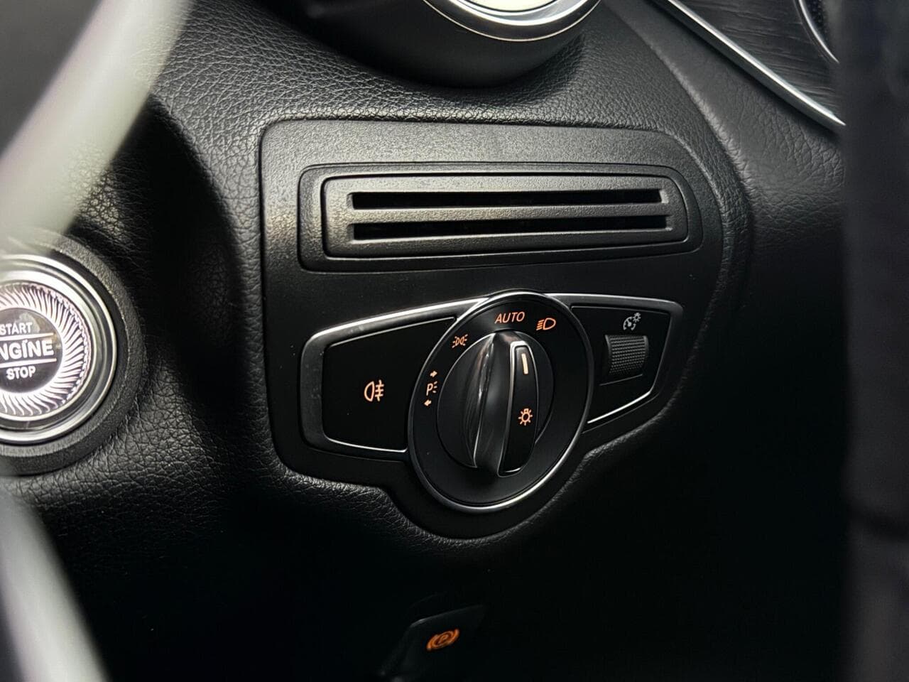 Mercedes-Benz GLC thumbnail Misc Controls