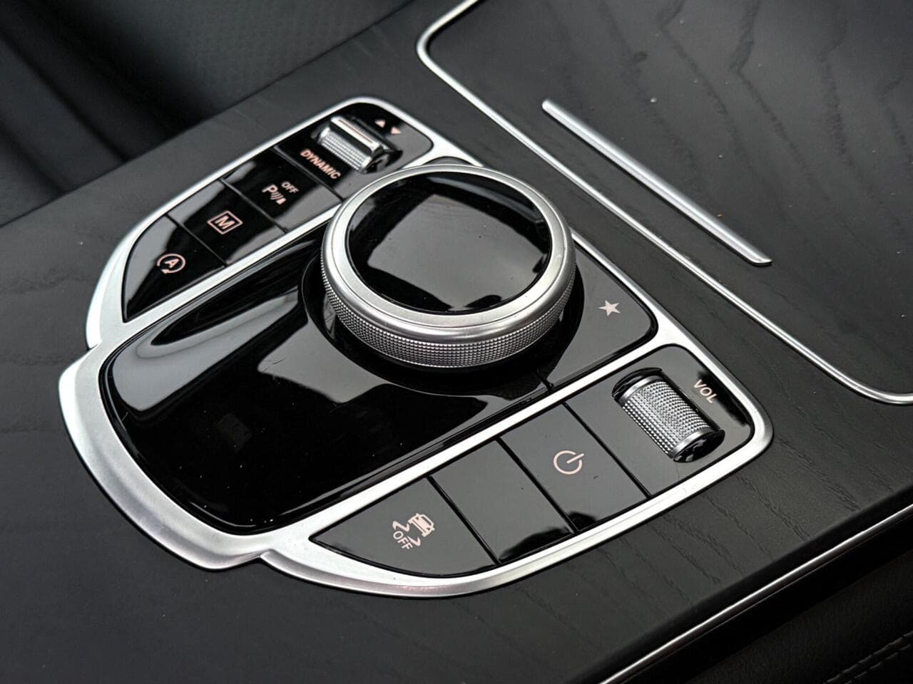 Mercedes-Benz GLC thumbnail Misc Controls