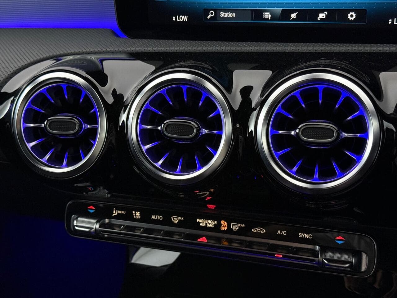 Mercedes-Benz A Class thumbnail Driver Instruments