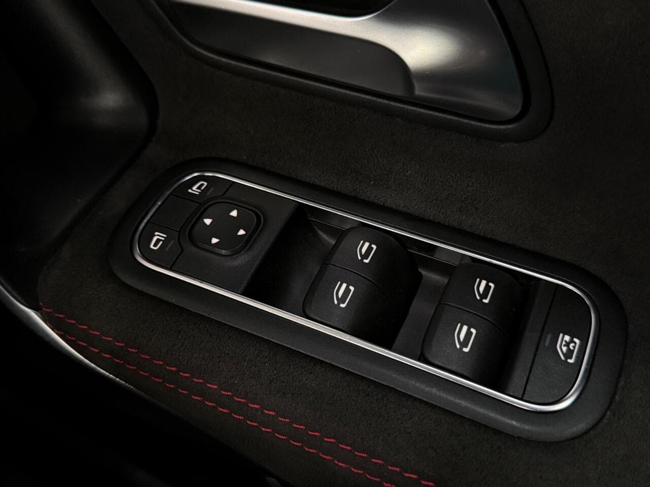 Mercedes-Benz A Class thumbnail Misc Controls