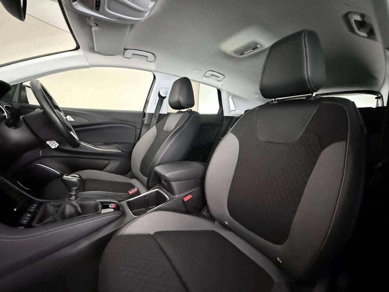 Vauxhall Grandland X thumbnail Seat Front Passenger