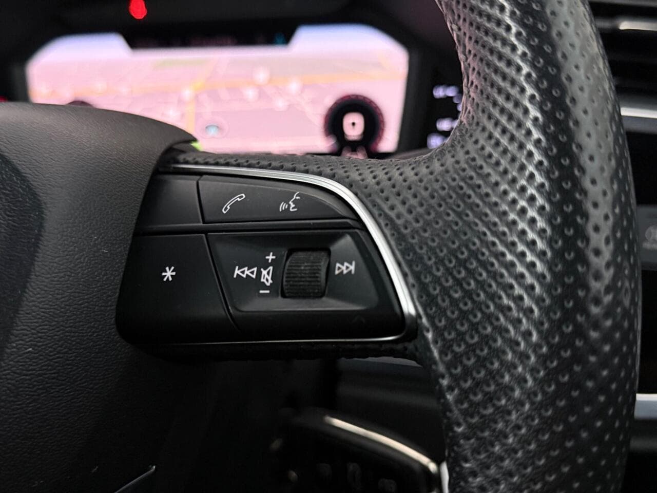 Audi Q3 thumbnail Misc Controls